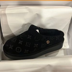 Louis Vuitton Women Slides